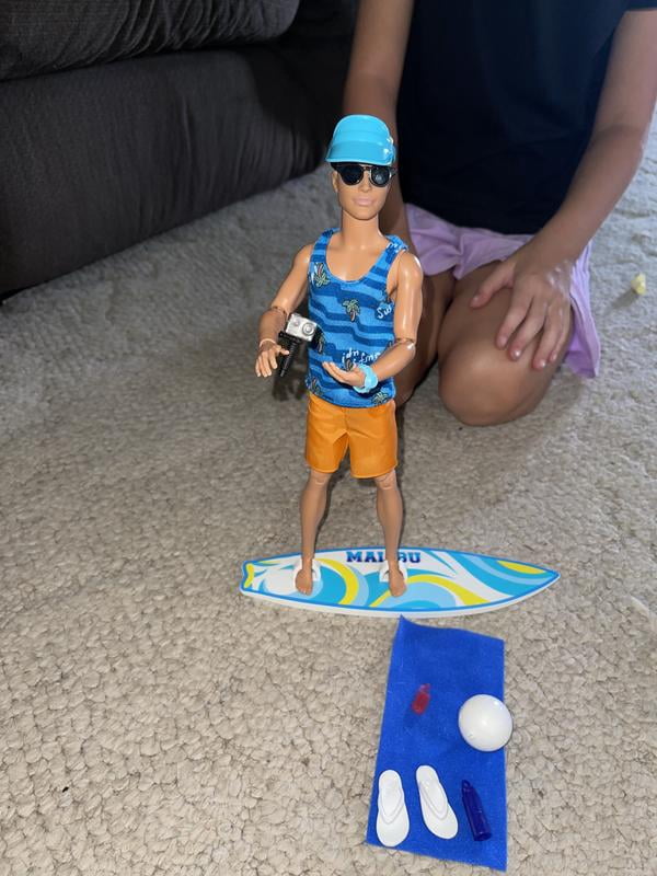 Barbie Coffret Surf Ken Poupée Ken Blonde Articulée, Planche De Surf, Chiot, Accessoires, Jouet Enfant, Dès 3 Ans, HPT50 Barbie Coffret Surf Ken Poupée Ken Blonde Articulée, Planche De Surf, Chiot, Accessoires, Jouet Enfant, Dès 3 Ans, HPT50