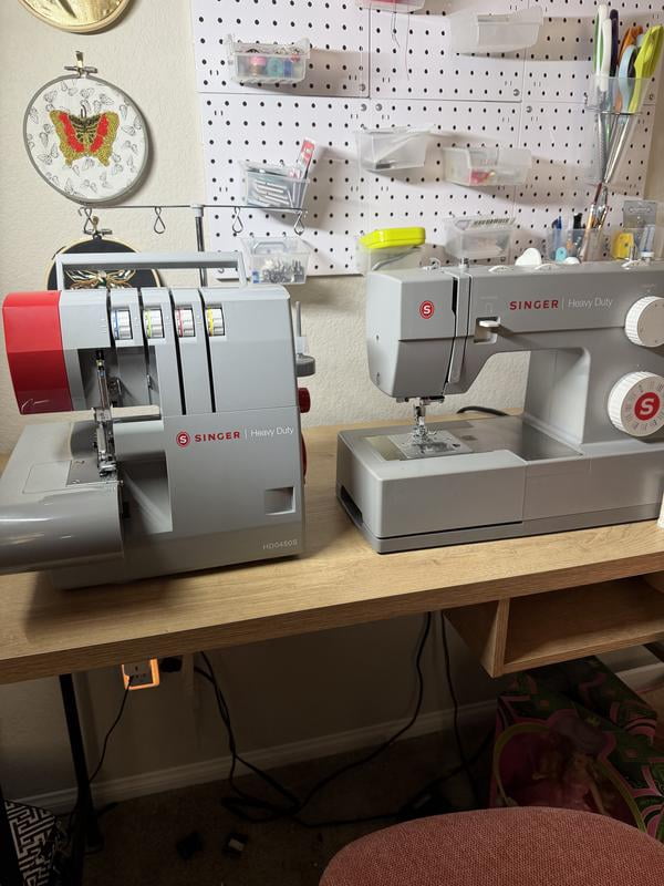 SINGER Heavy Duty Serger HD0450S, 2-3-4 Thread, 1300 Stitches/Min