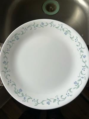 Free Shipping! Corelle White and Green Round 12-Piece Dinnerware