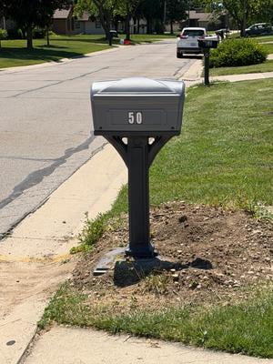 Simplay3 Mailbox, Easy Up Classic Plastic Black Rust Resistant