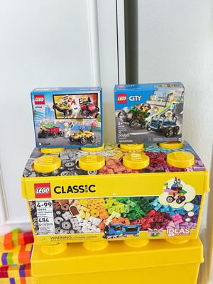 LEGO, Classic Large Creative Brick Box, 790 Pieces, 33 Colors