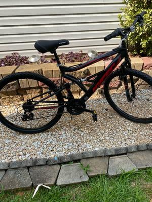 Customer reviews for Hyper Bicycles Shocker Mountain Bike 26 Wheels Adult Ages 14 Black Red Walmart