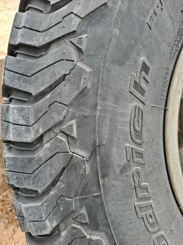 Free Shipping! BFGoodrich All-Terrain T/A KO2 All-Season LT255