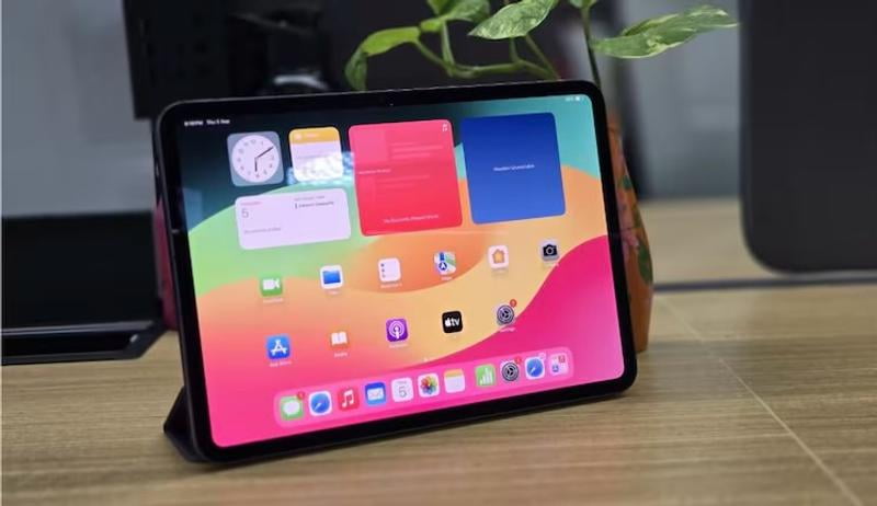 Apple 11-in iPad Pro 4th Gen M2, Wi-Fi + Cellular, LTE Tablet