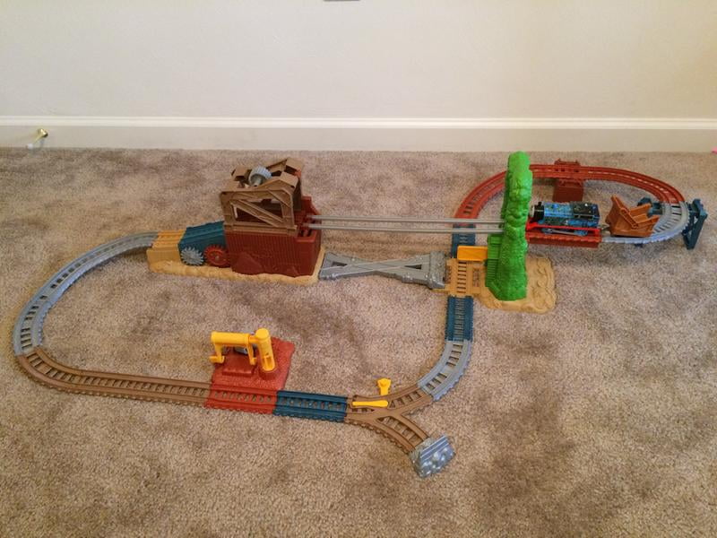thomas and friends scrapyard escape set
