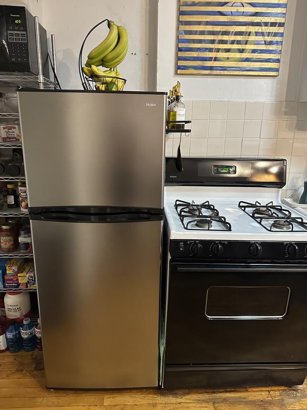 HIER冷蔵庫　 Haier 98 cu ft Top Freezer Refrigerator with Adjustable Glass