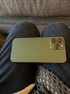 Apple iPhone 13 Pro Max, Fully Unlocked, 256GB Gold, Refurbished