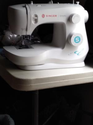 Singer Simple 3337 Mechanical Sewing Machine, Red