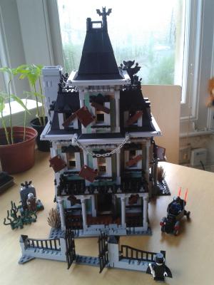 lego scary house