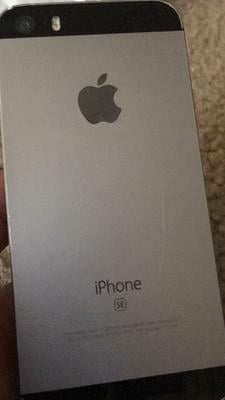 Pre-Owned Apple iPhone SE (1st generation) - Carrier Unlocked - 32