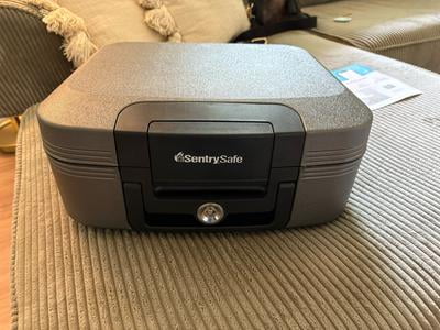 Sentry Safe Medium Chest　耐火防水金庫 Sentry Safe Medium Chest 耐火防水金庫