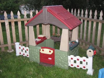 outdoor playhouse mailbox