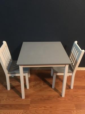 curious lion table and chairs