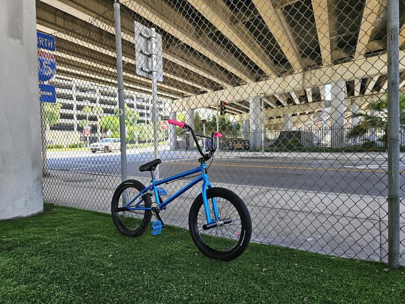 Mongoose Legion L100 Freestyle BMX Bike, 20-Inch Wheels, Ages 8