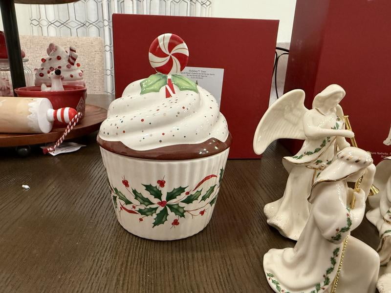 Rood Groen Kerstschotel Weihnachts Schüssel Lenox 886642 Holiday Bakeshop Hosting The Holidays Cupcake Candy Weihnachtsschale Porzellan Porseleinen Candy Dish Voor Feestdagen