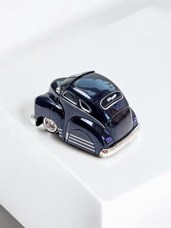 CarTuned Series 1 - 1947 Chevy Fleetline (Lowrider), Diecast