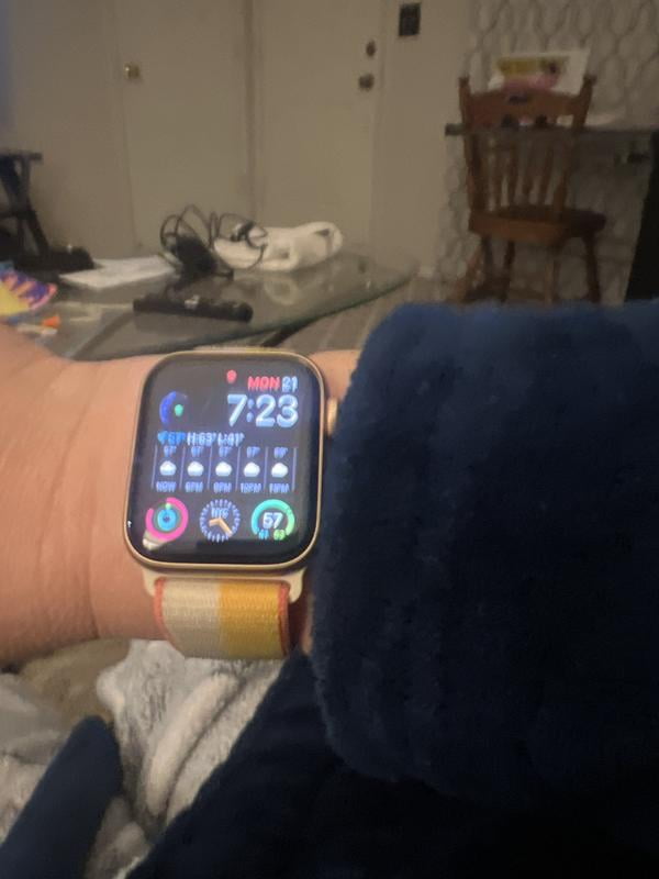 Apple Watch SE (1st Gen) GPS + Cellular, 40mm Gold Aluminum