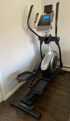 gold's gym stride trainer 550i elliptical with adjustable incline