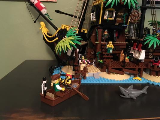 LEGO 6316404 Ideas Pirates of Barracuda Bay Pirate Shipwreck Kit