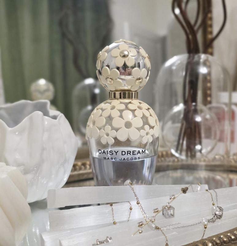 Marc Jacobs Daisy Dream Eau De Toilette Spray for Women 1.7 oz