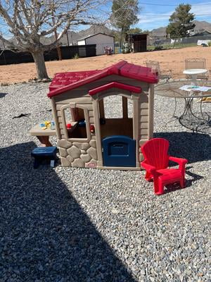Little Tikes Picnic on The Patio Playhouse - Walmart.ca