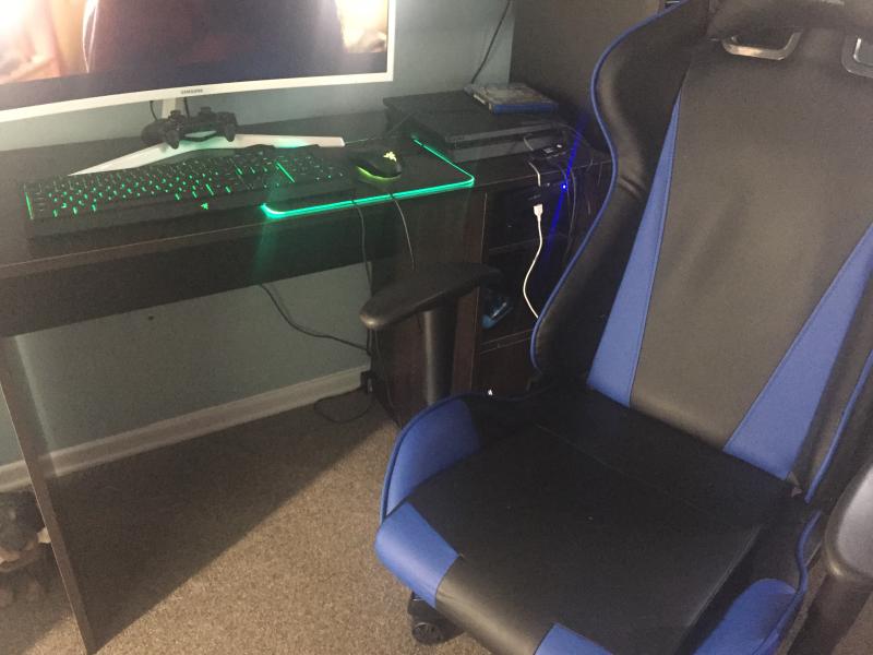 Download Razer Holiday Chroma Bundle 2018 Includes Cynosa Chroma Gaming Keyboard Abyssus Essential Gaming Mouse And Goliathus Chroma Gaming Mouse Pad Walmart Com Walmart Com