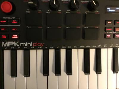 Free Shipping! AKAI Professional MPK Mini Play MK3 Portable