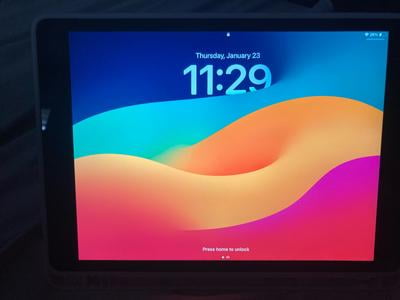 Restored Apple iPad 7 (7th Gen) 32GB Wi-Fi, 10.2