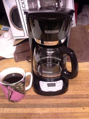 BLACK+DECKER 12-Cup* QuickTouch Programmable Coffeemaker, White, CM1060W