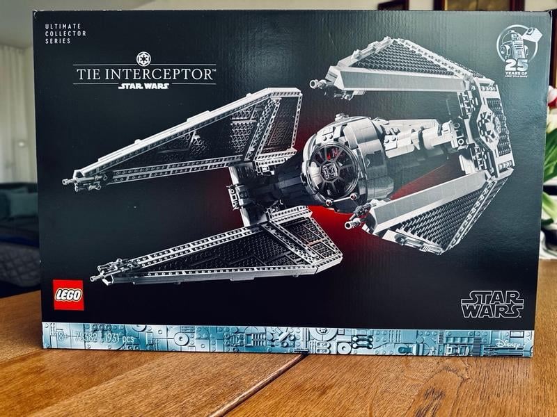 LEGO Star Wars Ultimate Collector Series TIE Interceptor
