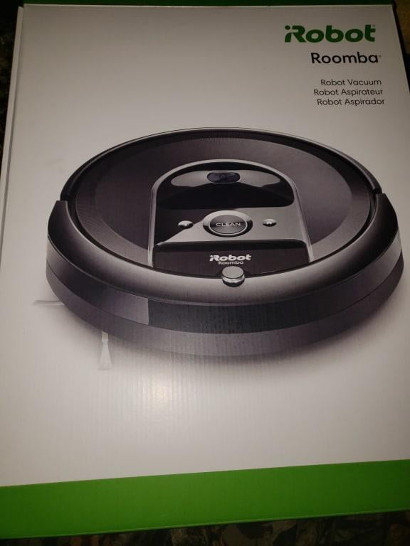 iRobot Roomba i7 7150 Wi-Fi Connected Pet Hair Cleaner with iRobot Roomba i7 7150 Wi-Fi Connected Pet Hair Cleaner with