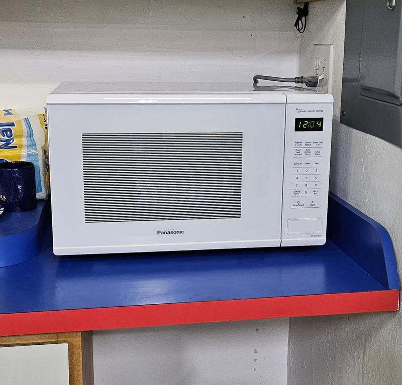 Panasonic Countertop Microwave Oven, 1.3 cu. ft with Genius Sensor