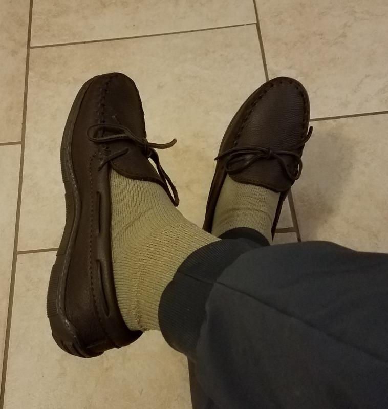 minnetonka men's moosehide classic moccasin