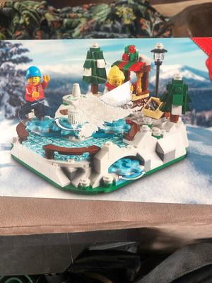 LEGO Christmas Holiday Ice Skating Rink Limited Edition Building