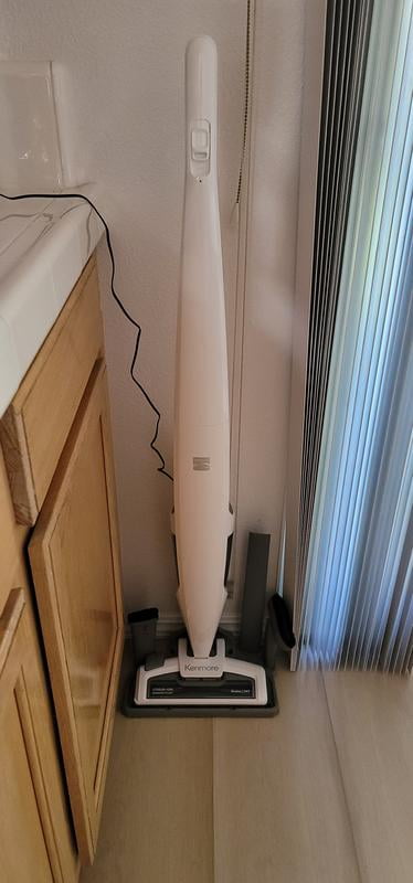 Kenmore DS1030 Aspiradora inalámbrica Ligera con succión de Potencia de 2 velocidades, Faro LED 2 en 1 de Mano para Suelos de Madera Dura, alfombras y Pelo de Mascotas, Color Blanco