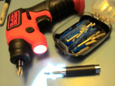  BLACK+DECKER LightDriver 4V MAX* Cordless Screwdriver with  Storage PAK (BDCSFS30C) : Tools & Home Improvement