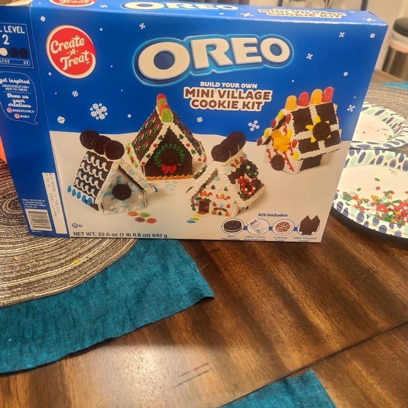 OREO® Holiday Decorated Cookies Mini Village Kit, Medium 22.6 oz