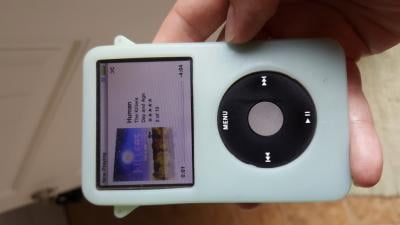 Apple, iPod Classic, 160GB, 7th Generation Black with Aluminum