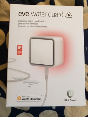 W Connected Water Leak Detector with Apple HomeKit Technology Eve Water Guard 