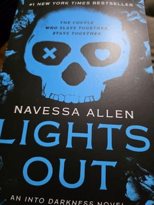 Navessa Allen, Lights Out, ISBN 9781638932239, Dark Romcom