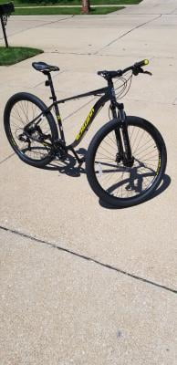 Schwinn Santis Mountain Bike, 24 speeds, 29 inch wheels, Grey, mens sizes 