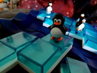  smart games - Penguins on Ice, Puzzle Game with 100 Challenges,  6+ Years : Toys & Games
