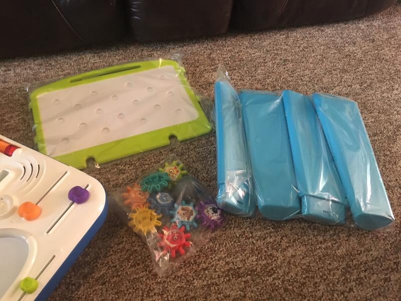 baby einstein curiosity table
