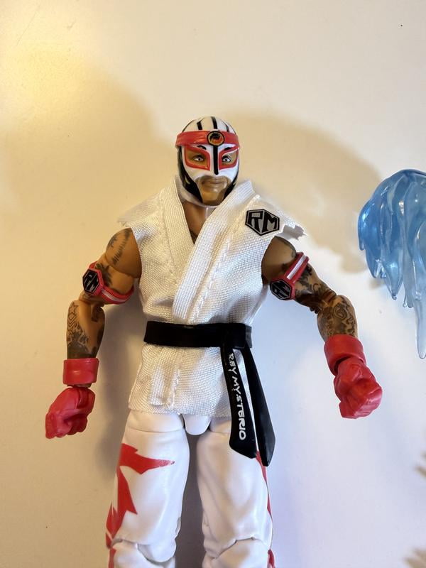 WWE x Street Fighter Rey Mysterio Action Figure & Accessories, 6