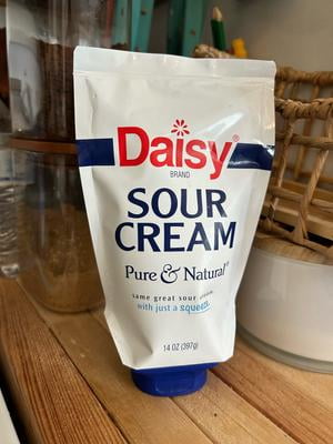 Daisy Pure and Natural Sour Cream, 14 oz Pouch (Refrigerated