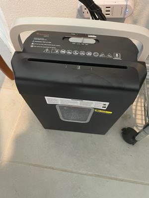 BUYEEページ (2件) Bonsaii Paper Shredder 8-Sheet Cross Cut Shredder with 4.1 Gallon Wast