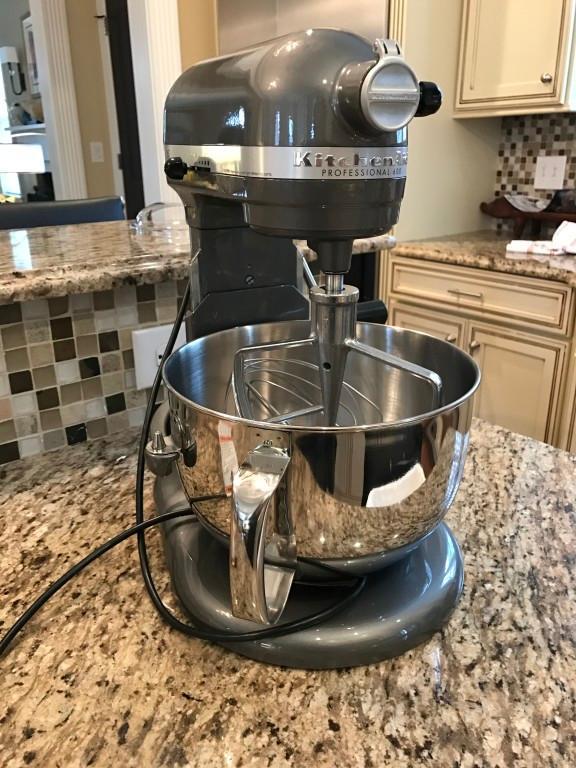 KitchenAid シルバー KitchenAid® 7 Quart Bowl-Lift Stand Mixer - Medallion Silver