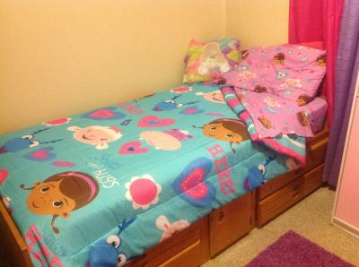 Doc Mcstuffins Twin Bedding Set Smiles Hugs Comforter Sheets