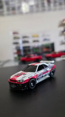 Hot Wheels Retro Entertainment 1:64 Scale Nissan Skyline GT