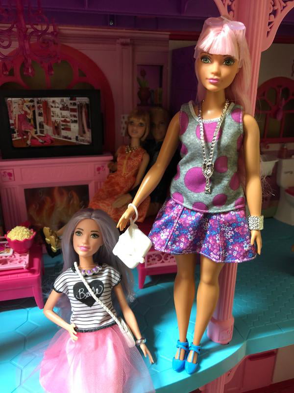 Oefenen Actuator zakdoek Barbie Fashionistas Doll Daisy Pop, Curvy Body, Pink Hair - Walmart.com